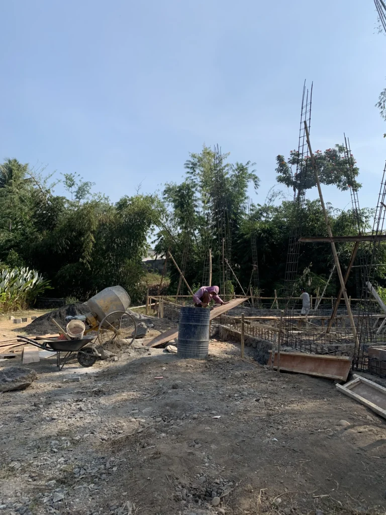 bangun rumah borongan atau harian