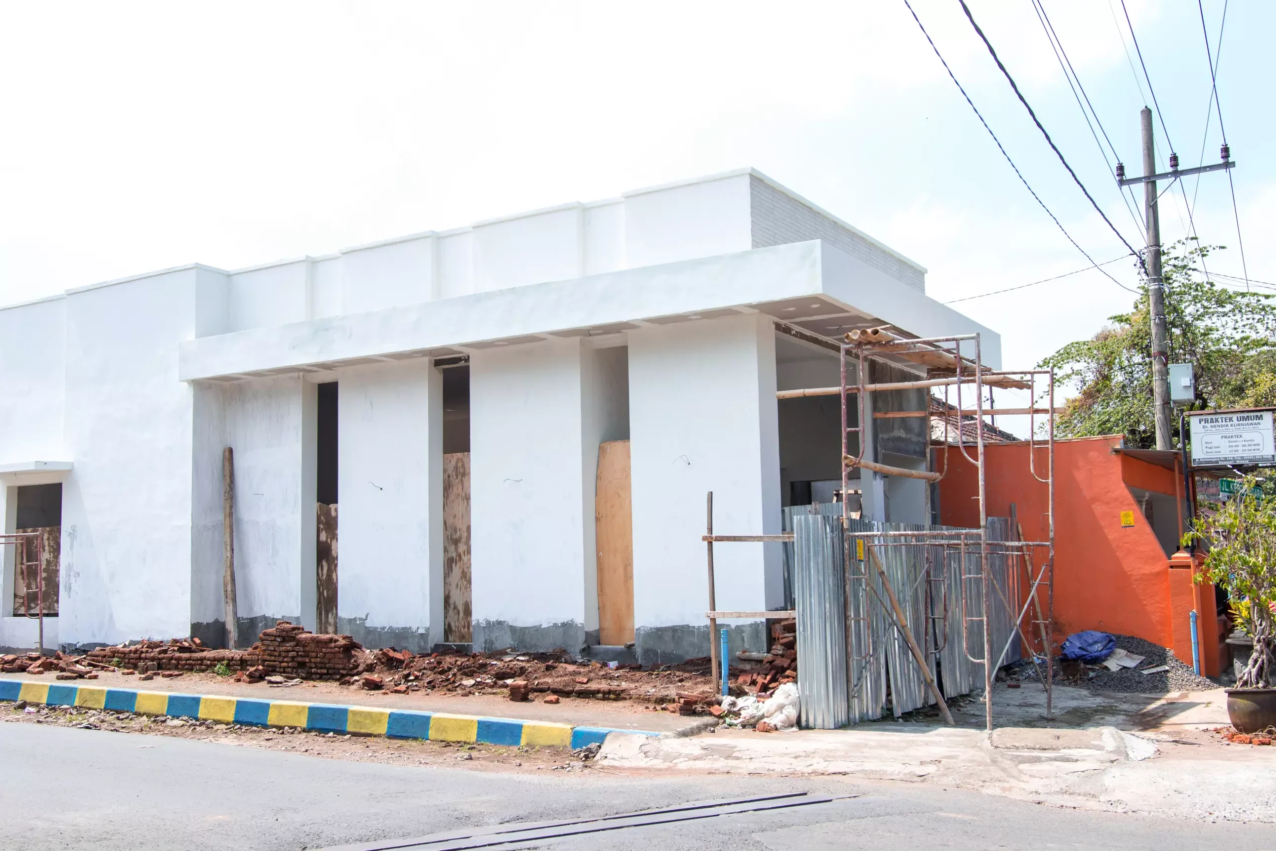 bangun rumah borongan atau harian